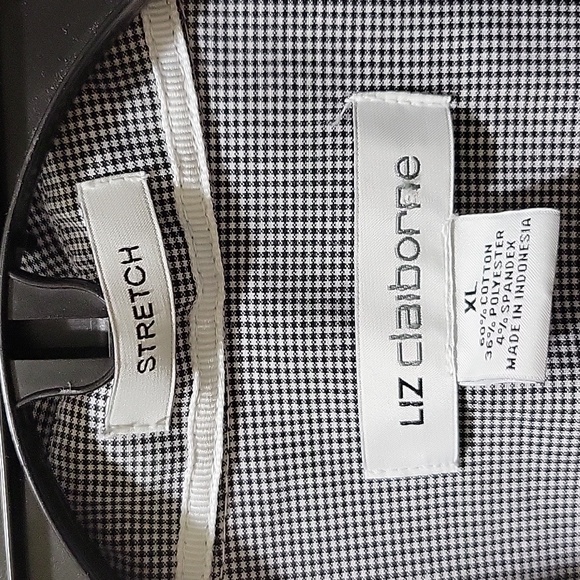 Liz Claiborne fitted shirt. - Picture 2 of 4